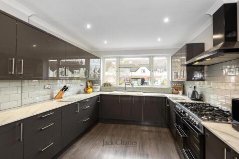 23 Barden Park Rd, TN9 1XD 004.jpg