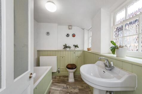 10 Rose St, TN9 2BN 009.jpg