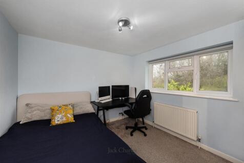 33 Wealden Close, TN11 9HB 010.jpg