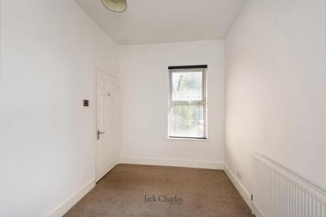30 Woodlands, TN4 9HW 008.jpg