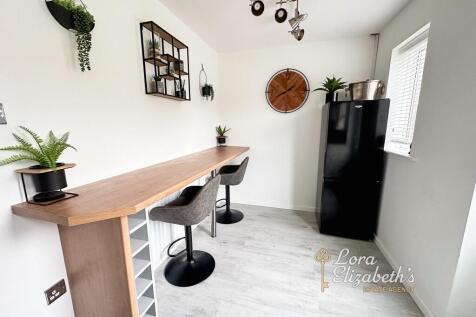 Kitchen/Dining Area