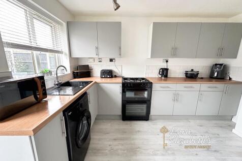 Kitchen/Dining Area