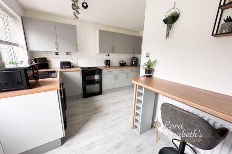 Kitchen/Dining Area