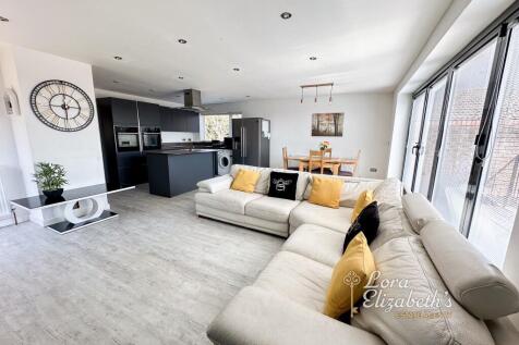 Lounge/Kitchen