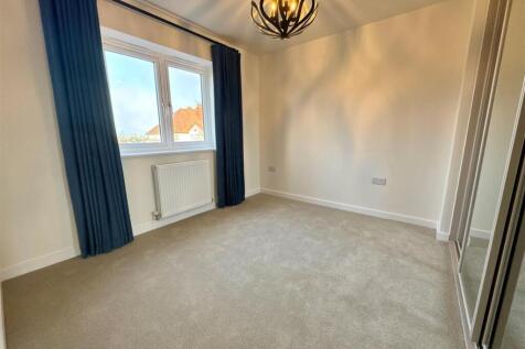 Bedroom 1.jpg