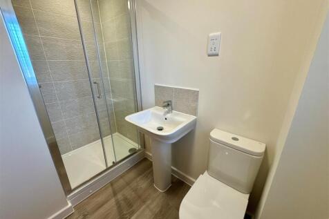 Ensuite 1.jpg