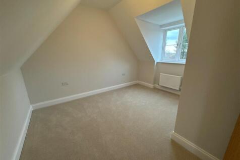 Bedroom 5.jpg