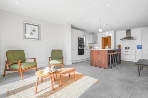 Living Kitchen.jpeg