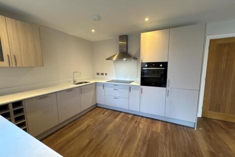 Kitchen 1.jpg