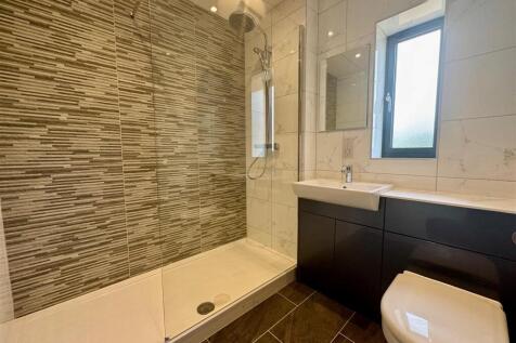Ensuite 1a.jpg
