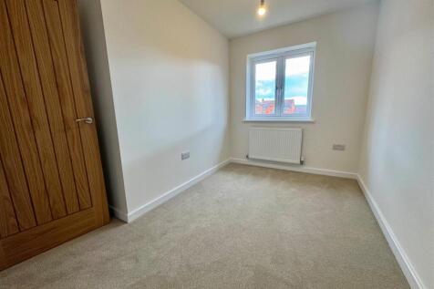 Bedroom 2a.jpg