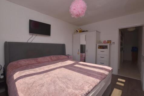 Leonard New Bed (2).JPG