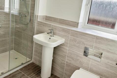 Ensuite to Bedroom One