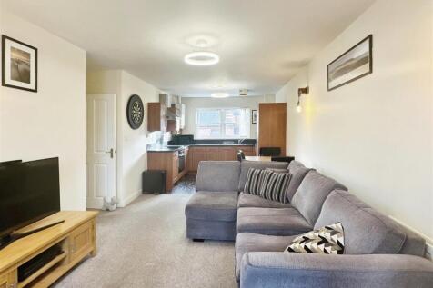 Open Plan Lounge and Kitchen