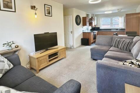 Open Plan Lounge and Kitchen