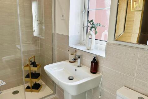 Bedroom One Ensuite