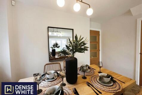 Showroom Lounge