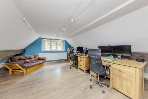 Attic Room/Office