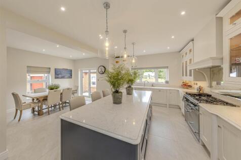 Kitchen Dining Area