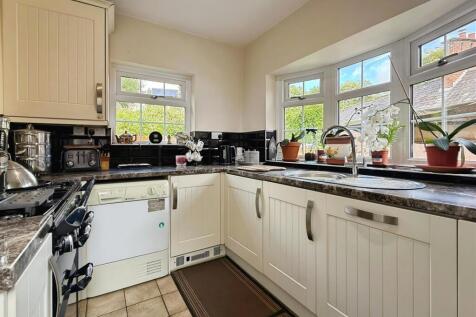 Kitchen/ Breakfast Room