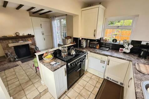 Kitchen/ Breakfast Room