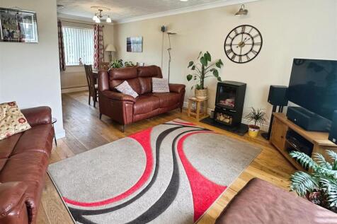 Lounge Dining Room
