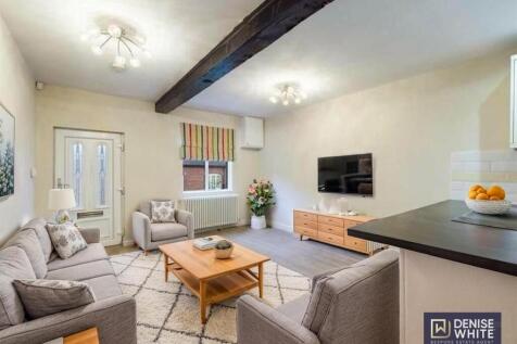 Lounge / Kitchen