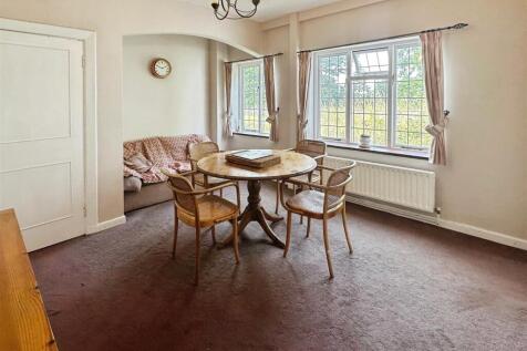 Breakfast Room