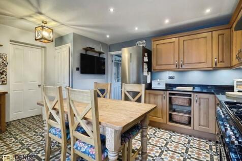 pbox-dining_room-339573.jpg