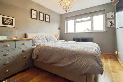 pbox-bedroom-339573.jpg