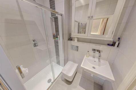 Jack and Jill Ensuite