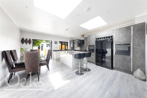 Kitchen / Dining