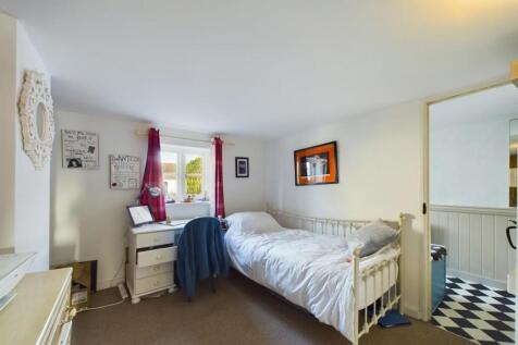 CAM01894G0-PR0158-STILL001.jpg