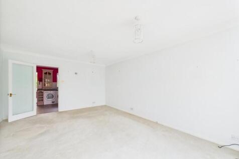 CAM01894G0-PR0177-STILL008.jpg