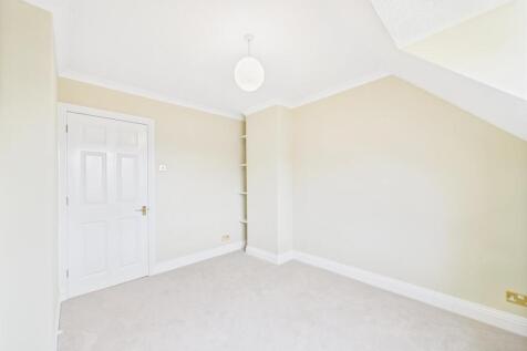 CAM01894G0-PR0180-STILL005.jpg