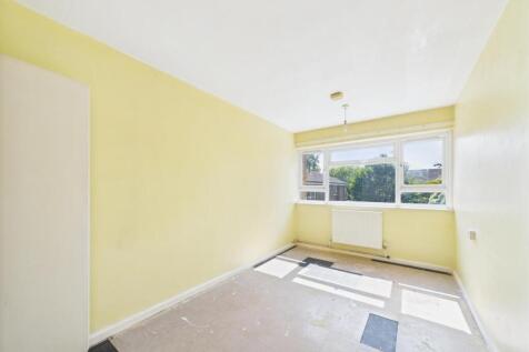 CAM01894G0-PR0194-STILL007.jpg