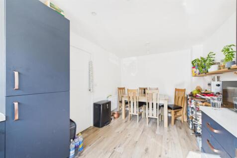 Kitchen/Dining Area