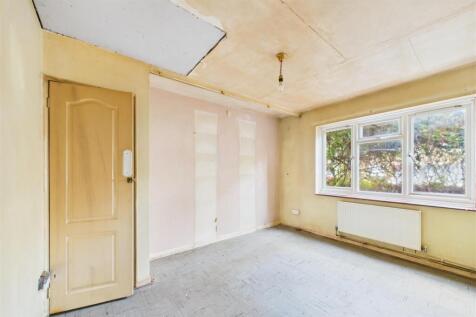 CAM01894G0-PR0215-STILL009.jpg