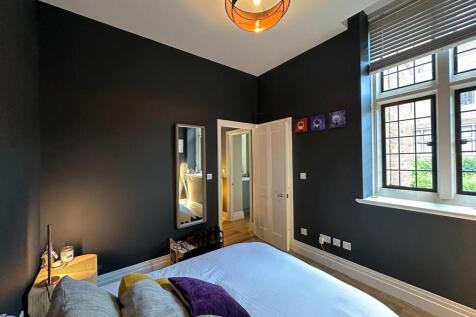 bed 2.jpg