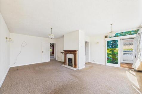 CAM01894G0-PR0201-STILL009.jpg