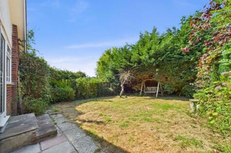 CAM01894G0-PR0201-STILL022.jpg