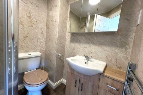 shower room 2.jpg