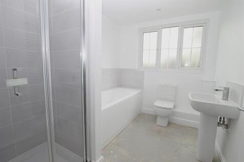 St Johns Road - Bathroom.JPG
