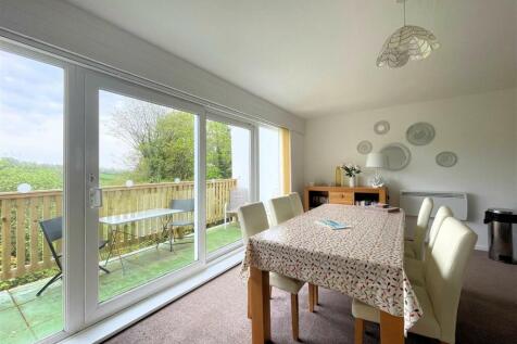 dining room .jpg