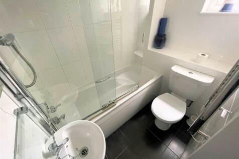 bathroom .jpg