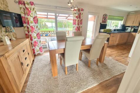 Dining Room.jpg