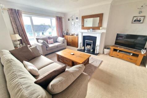 Living Room.jpg