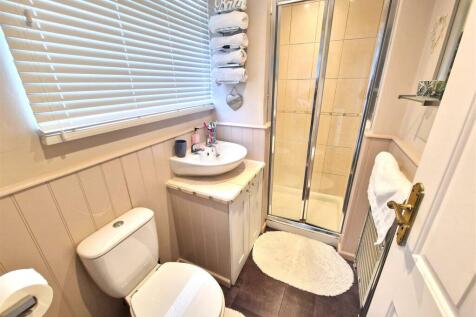 Shower Room.jpg