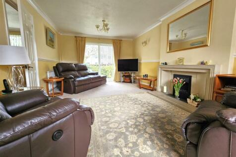 Living Room.jpg