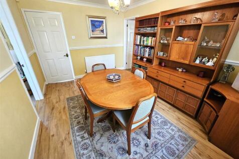 Dining room 2.jpg